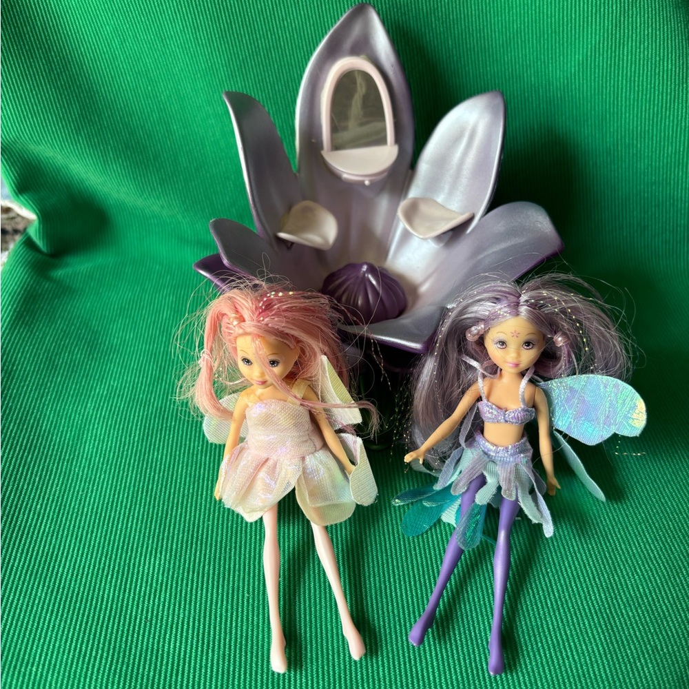 Barbie 2004 Fairytopia Petal Pixies Fairy Follie & Dreamie  w Flower Vanity Lot